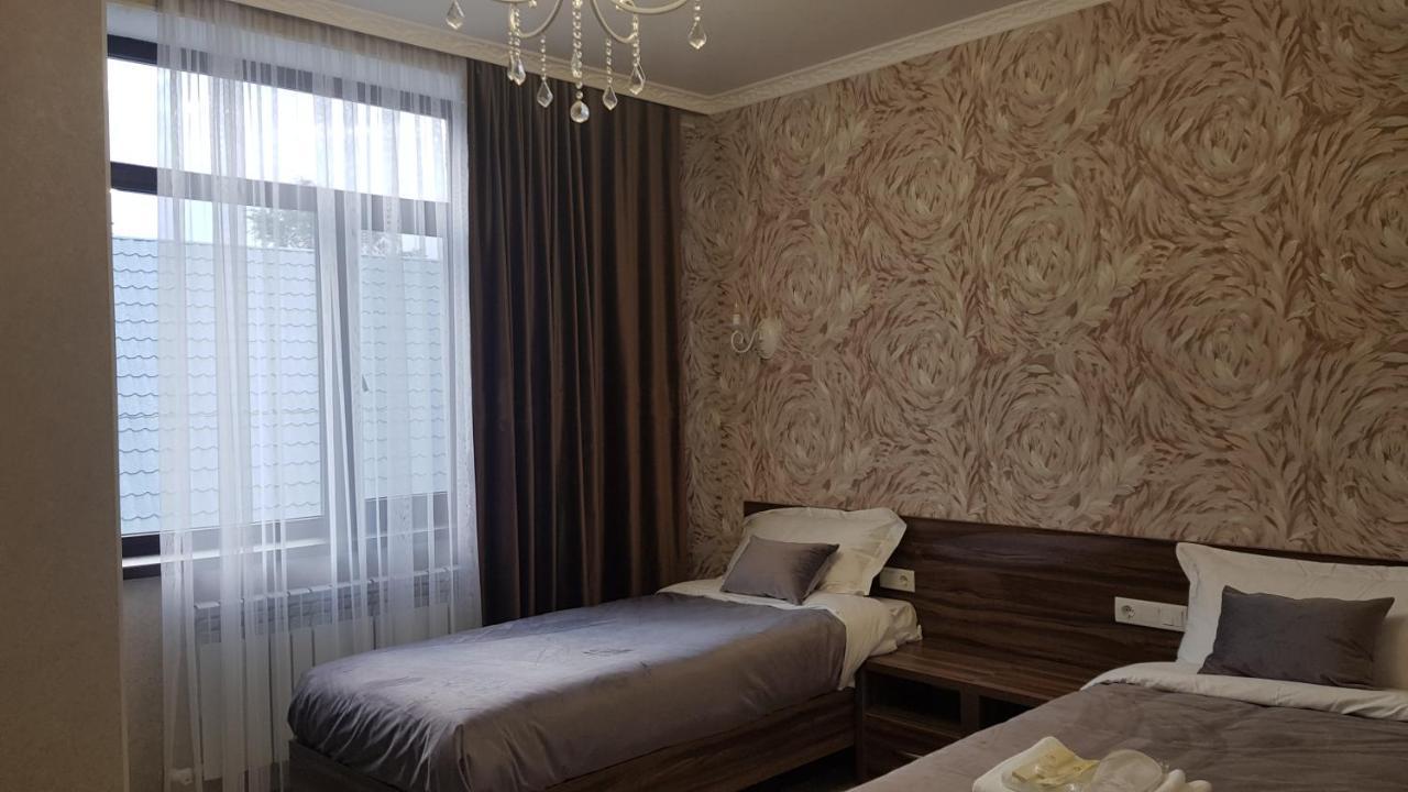 Nomad Hotel Bishkek Halal Esterno foto
