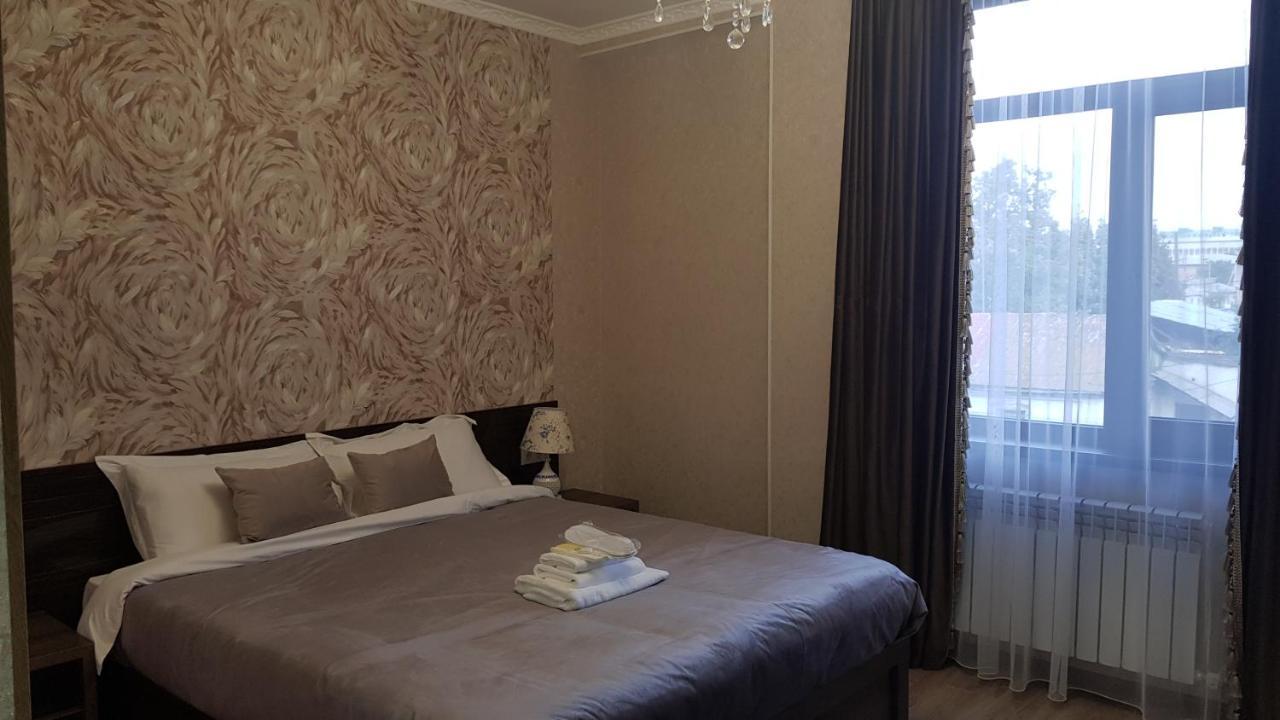 Nomad Hotel Bishkek Halal Esterno foto