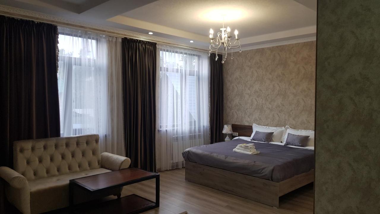 Nomad Hotel Bishkek Halal Esterno foto