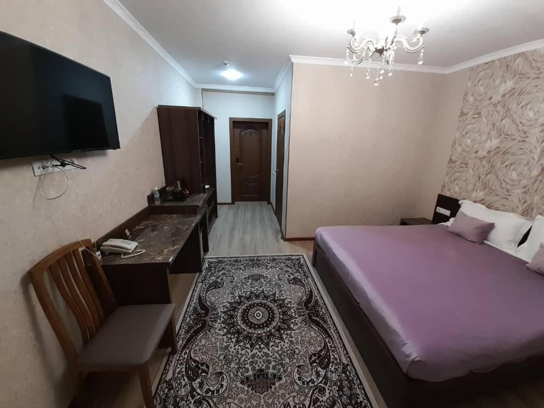 Nomad Hotel Bishkek Halal Esterno foto