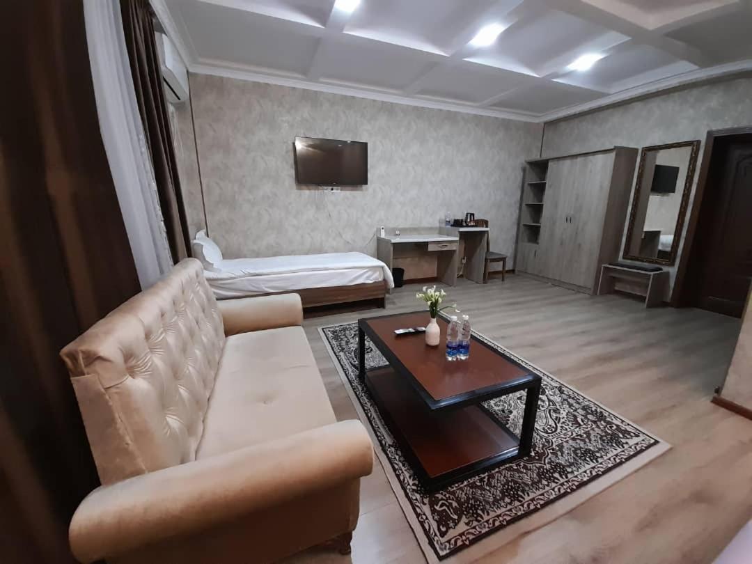 Nomad Hotel Bishkek Halal Esterno foto